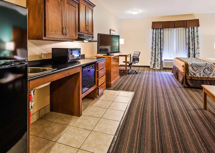 Best Western Plus Seminole Hotel&Suites